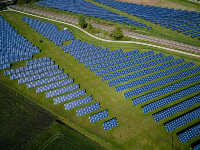 Energiewende schreitet mit vollem Tempo voran Schwarz/Lindlohr: Solar-Boom im Landkreis Esslingen