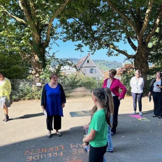 Startchancen BW – Bildungsgerechtigkeit für alle Kinder: Zu Besuch in der Grundschule Mettingen mit Kultusministerin Theresa Schopper